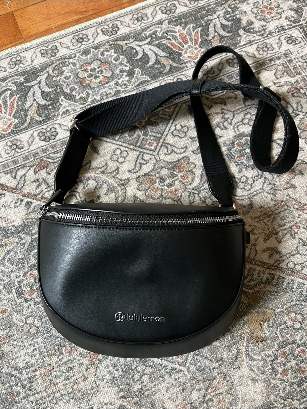 lululemon black cactus crossbody bag